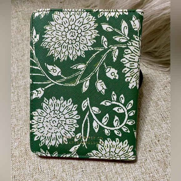 ✏️📝 Pencil & Paper Co Anthropologie  Passport Holder📝✏️#PENCIL - Picture 5 of 11